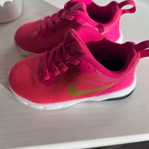 Nike toddlers girl’s shoes